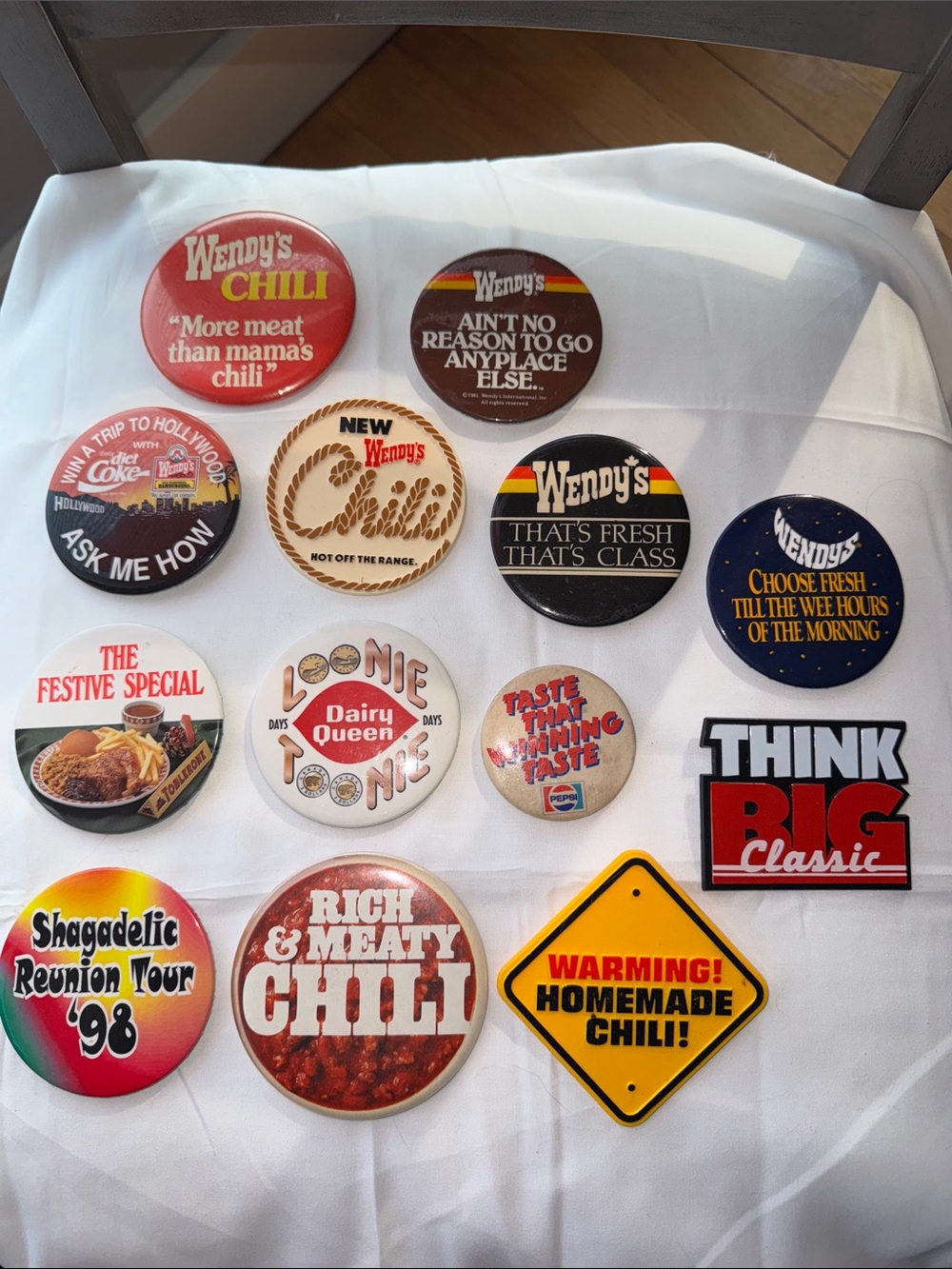 Lot of Vintage Promo Buttons Wendy’s Swiss Chalet DQ